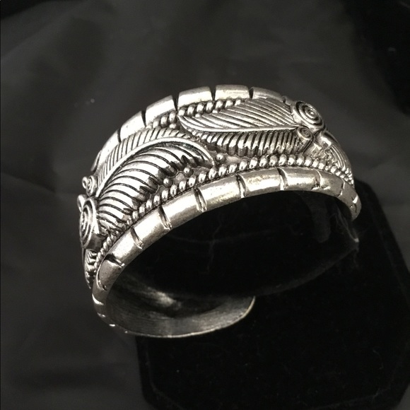 Bracelet - Picture 6 of 6